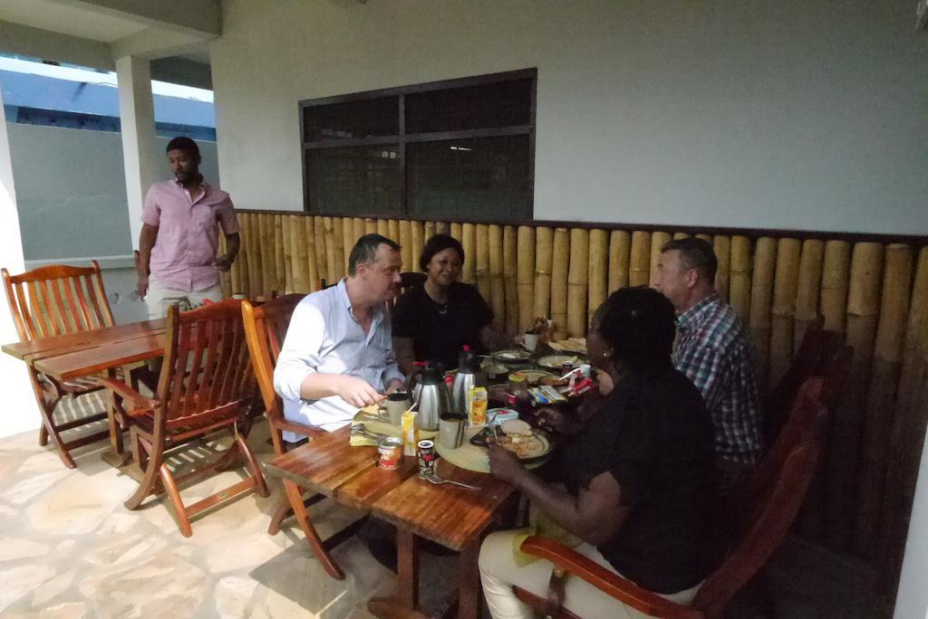 Omanye Lodge Accra Buitenkant foto